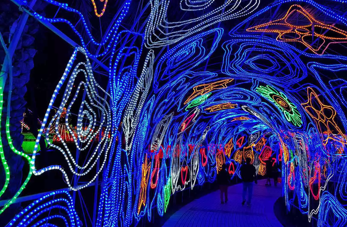 Dubai Garden Glow LED Displays.png