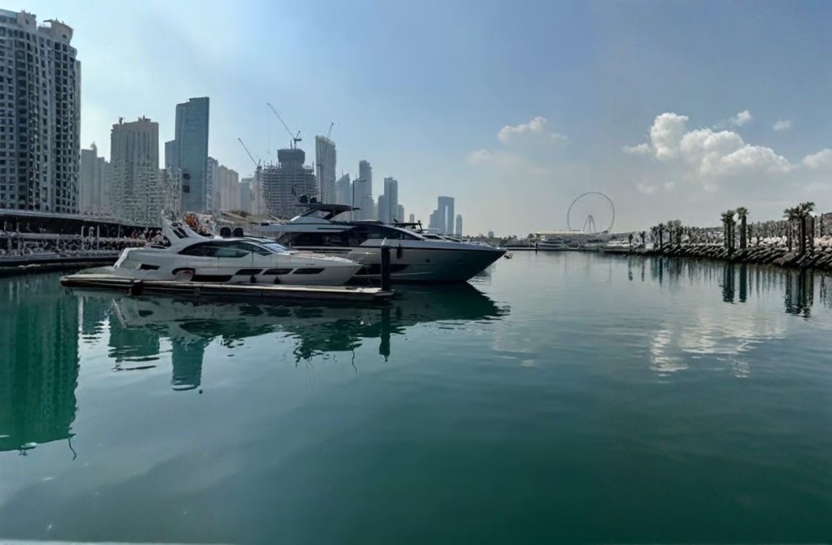 Dubai Marina Boats and Yachts.jpg