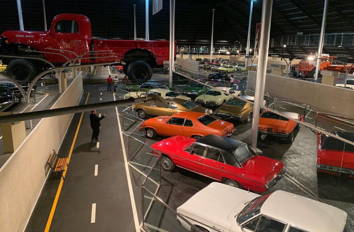 Emirates National Auto Museum Car Collection.jpg