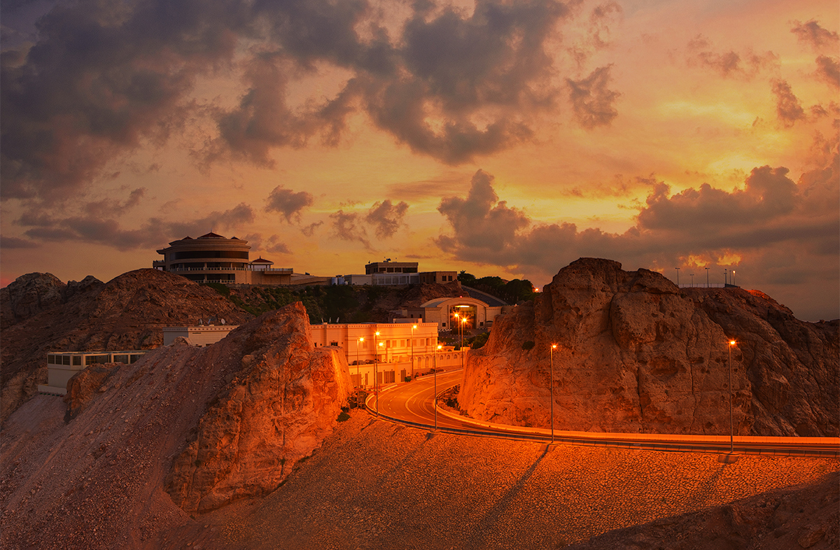 Jebel Hafeet Abu Dhabi.jpg