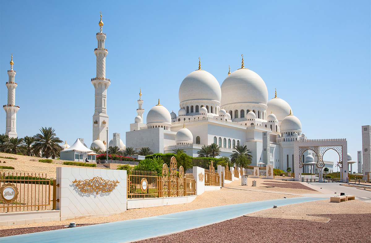 Sheikh Zayed Grand Mosque Tourist Attraction.jpg